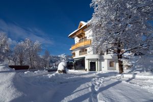 Hotel Obermair Fieberbrunn im Winter